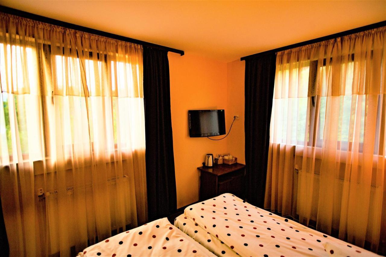 Casa Moroeni Hotel Bagian luar foto